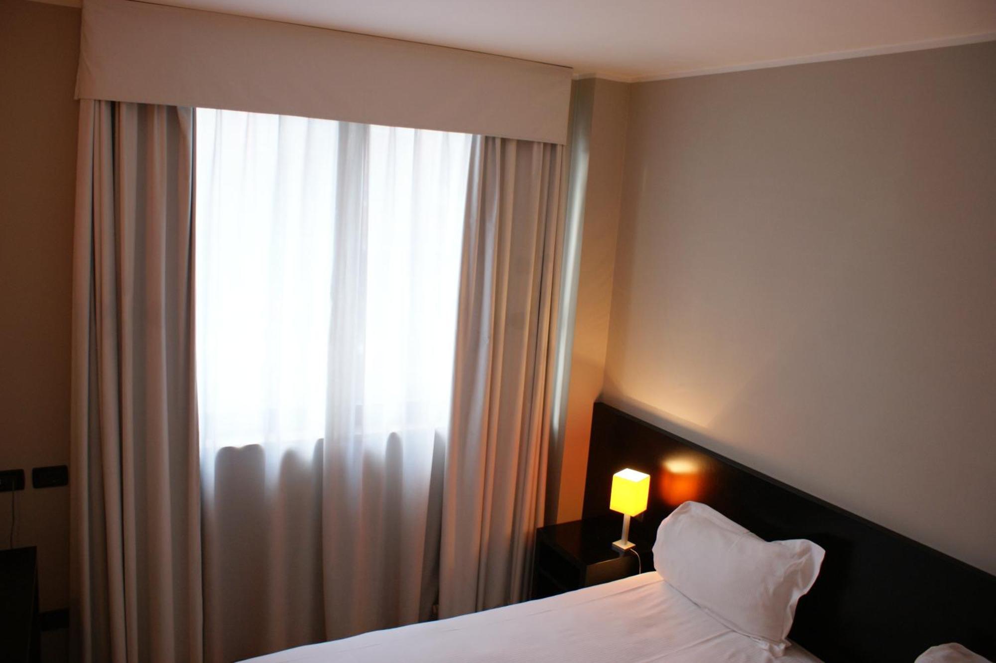 Hotel Aniene Róma Kültér fotó