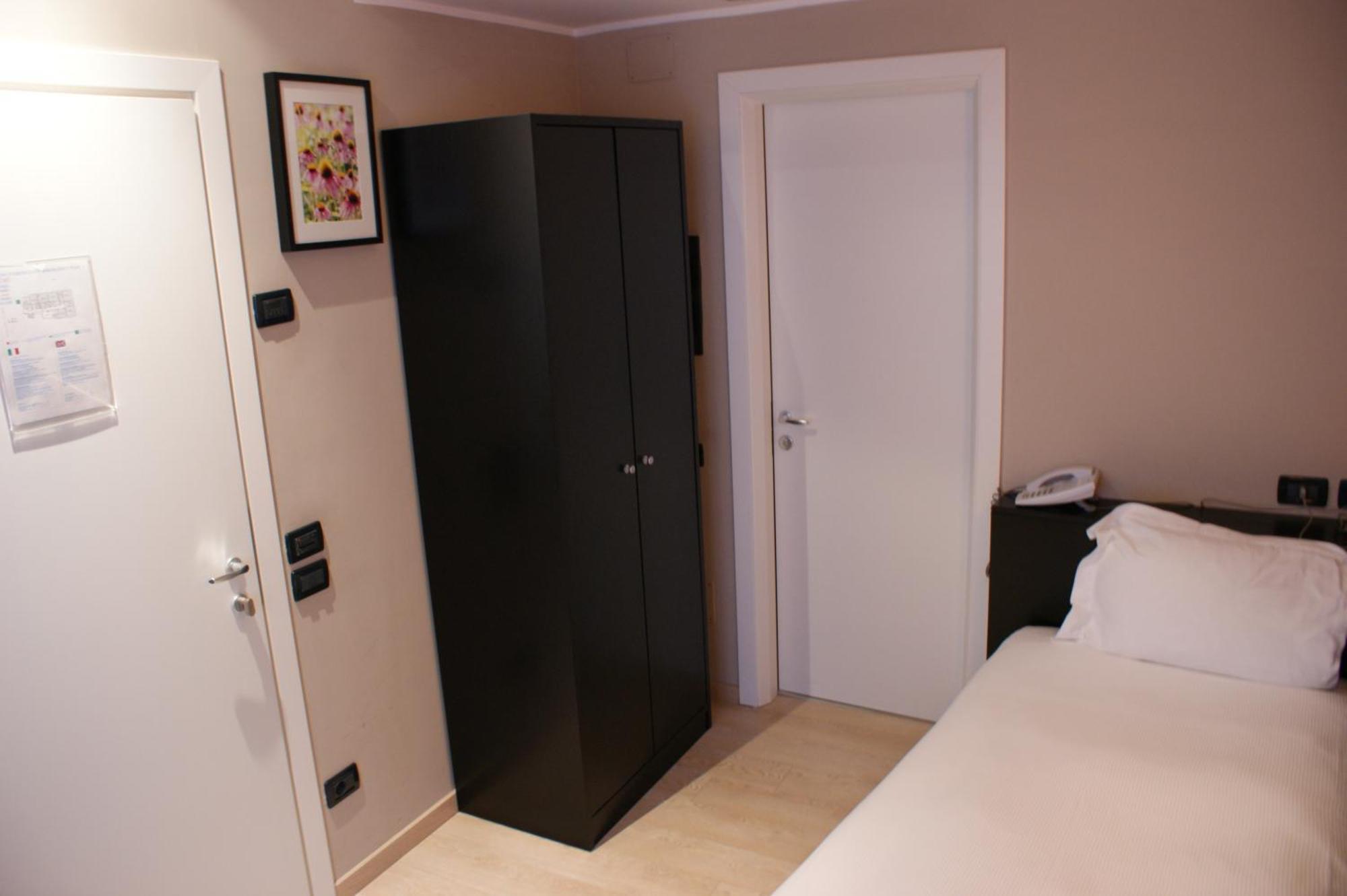 Hotel Aniene Róma Kültér fotó